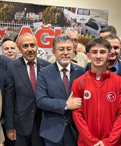 Şampiyon, Kastamonulu bakan ve il başkanıyla buluştu