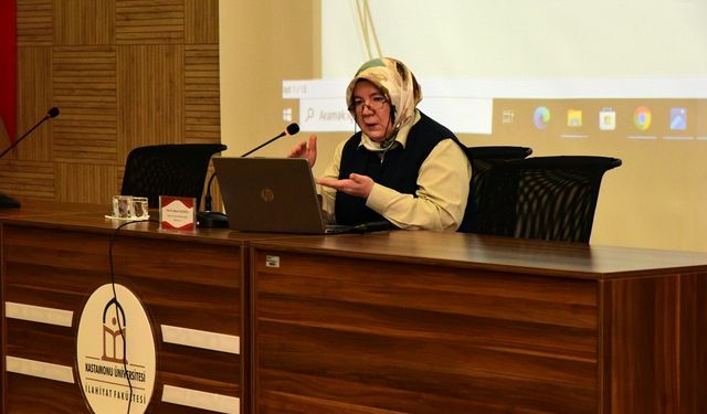Kastamonu Üniversitesi'nde 'Arap Dili Neye Yarar' söyleşisi