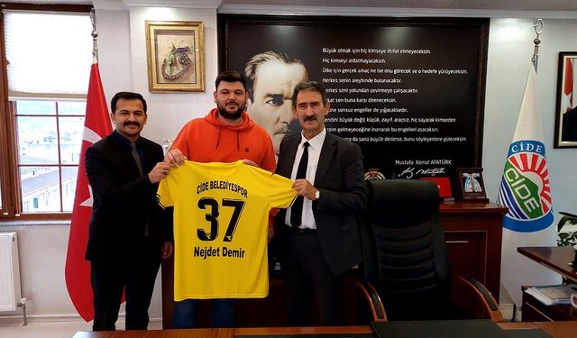 Cide Belediyespor'dan Başkan Nejdet Demir'i ziyaret