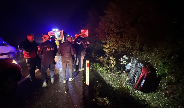 Zonguldak'ta su kanalına devrilen otomobildeki 4 kişi yaralandı