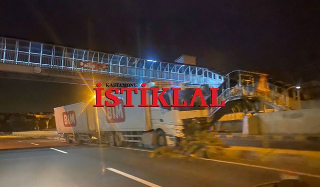 Kastamonu'da kontrolden çıkan TIR, karşı şeride geçti!