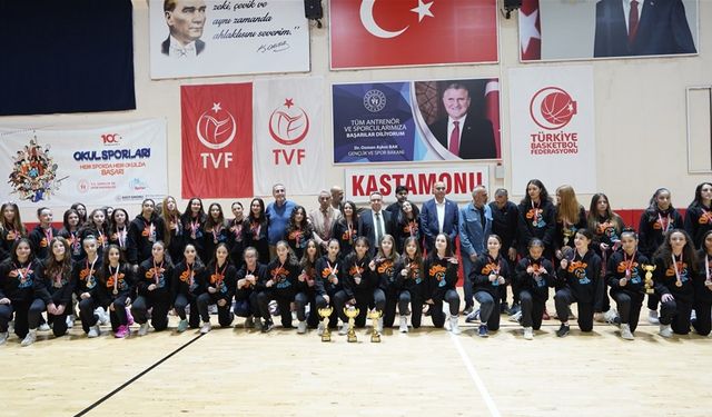 Kastamonu Mahalli Voleybol Ligleri’nde kupalar sahiplerini buldu