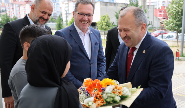 Vekil Uluay'dan okul ziyaretleri