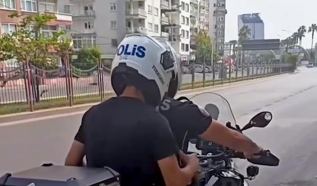 Kastamonu'da LGS’ye geç kalan öğrencileri polisler yetiştirdi
