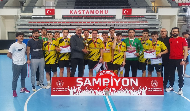 Genç Hentbolcular Kastamonu’da kıyasıya mücadele etti