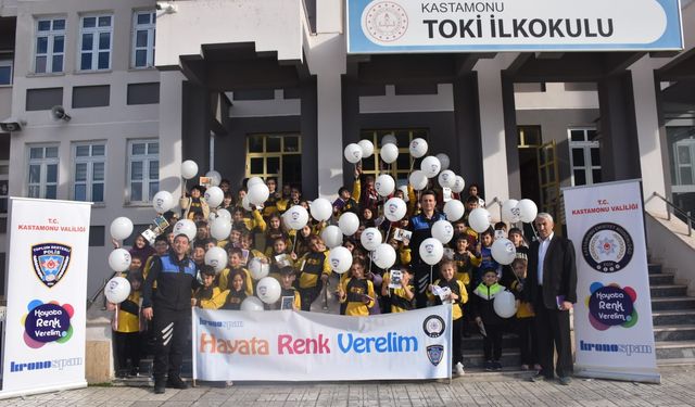 "Hayata Renk Verelim" projesi devam ediyor