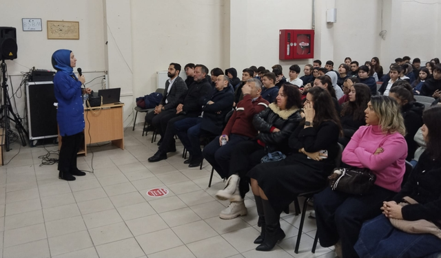 TÜBİTAK projeleri için öğrenci ve öğretmenlere yol haritası sunuldu