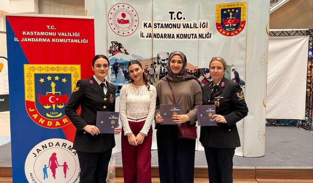 Kastamonu'da şiddete karşı KADES’le farkındalık yaratıldı