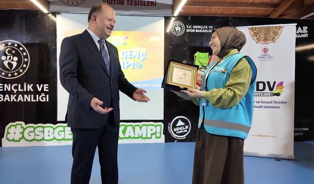 Kastamonu'da 220 öğrenci ile "Lider Genç" kampı başladı