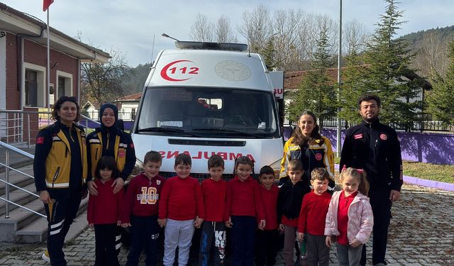 Kastamonulu minikler ambulansı keşfetti