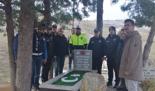 Kastamonulu şehit polis kabri başında anıldı