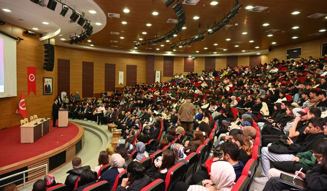 Kastamonu'da savaş ve çatışma konferansı gerçekleştirildi