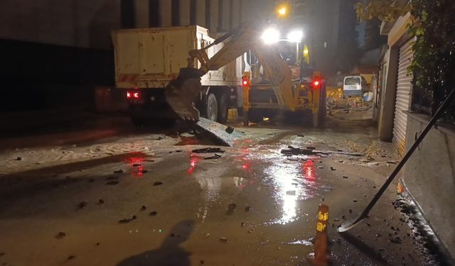 Saraçlar Mahallesi'nde su hattı patladı!
