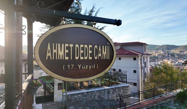 Vali Meftun Dallı, Ahmetdede Camii’ni tanıttı