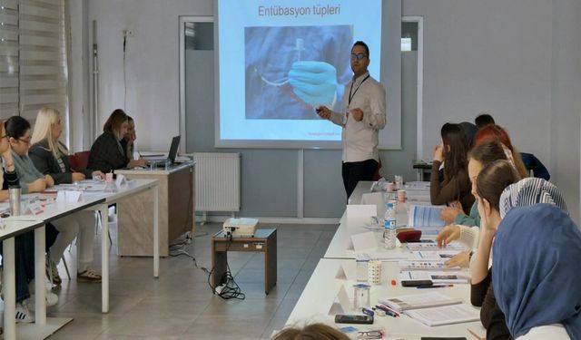 Yenidoğan ölümlerini azaltacak eğitim gerçekleştirildi