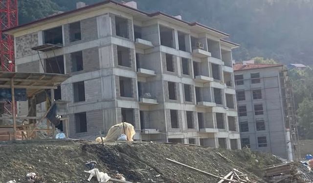 Çatalzeytin’deki TOKİ Konutları hızla yükseliyor