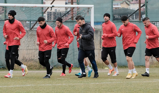 GMG Kastamonuspor ile Karaman FK ilk 11’lerini açıkladı