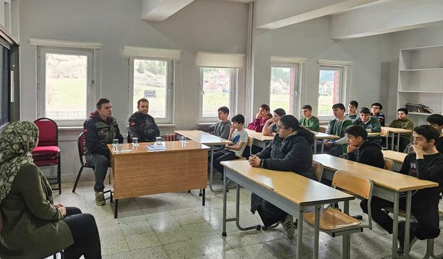 Azdavay’da öğrencilere ormancılık mesleği tanıtıldı