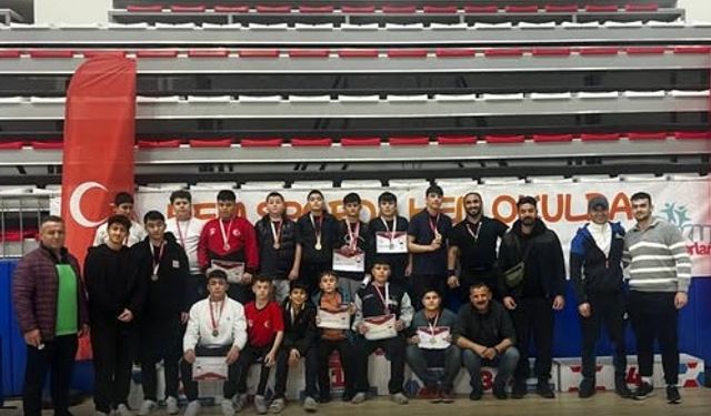 Tosya Gençlik Spor Kulübü Güreşte İl Şampiyonu oldu