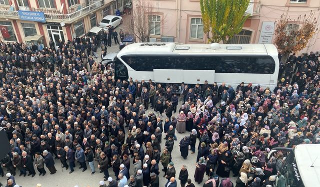 Umre yolcuları Kastamonu'dan dualarla uğurlandı