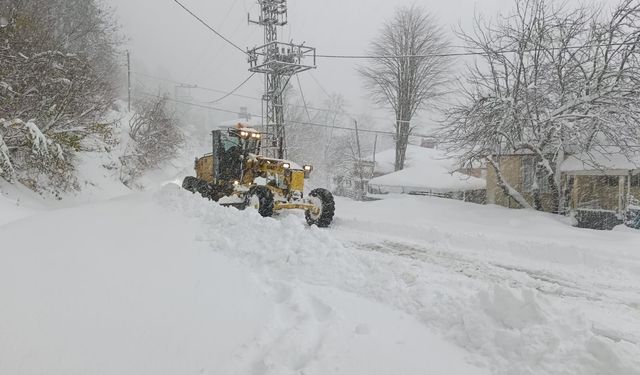 Cide’nin tüm köy yolları ulaşıma kapalı