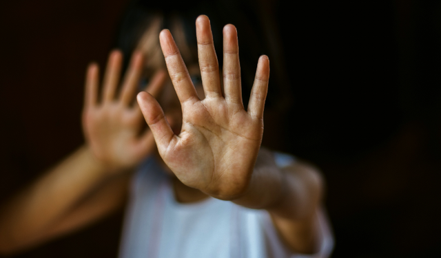 Çocuk istismarı davasında karar çıktı! Kaç yıl ceza verildi?