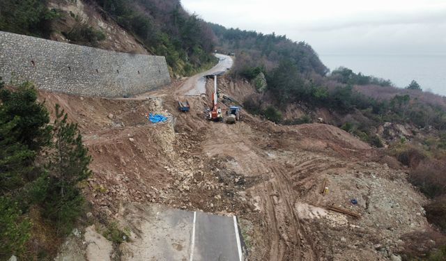 Çöken Cide-Bartın yolunu havadan görüntüledik