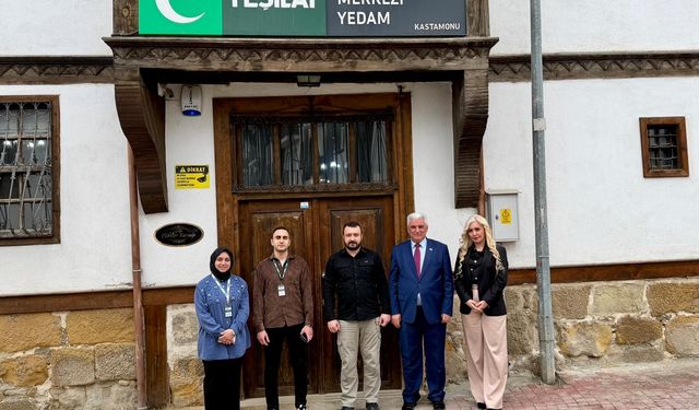 Kuzeykent Muhtarı Hakan Çölez Yeşilay gönüllüsü oldu