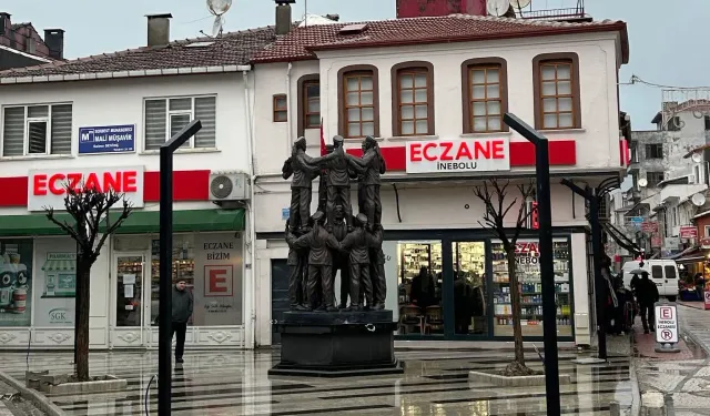 Heyamola heykeli Cumhuriyet Meydanı’na yakıştı