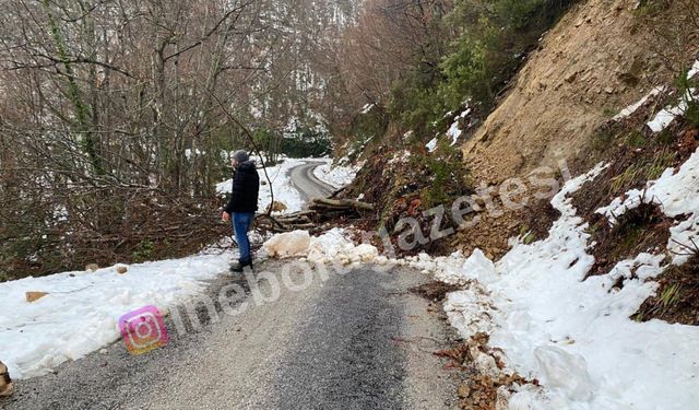 İnebolu grup yolunda heyelan: Ulaşıma kapandı!