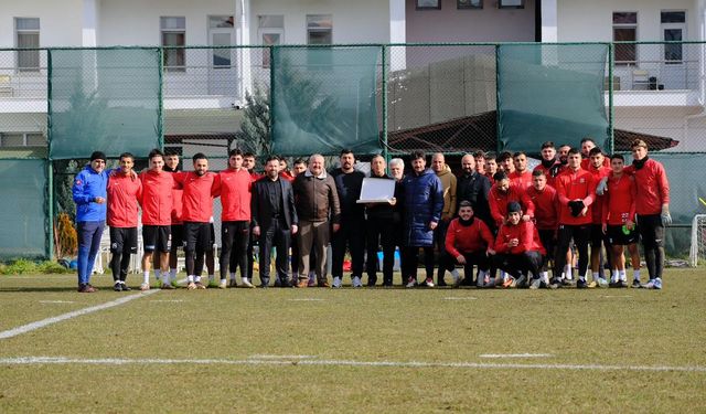 Adem Bodur’dan Kastamonuspor’a moral ziyareti