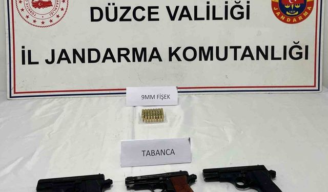 Rize’den Düzce’ye getirilen silahlar ele geçirildi