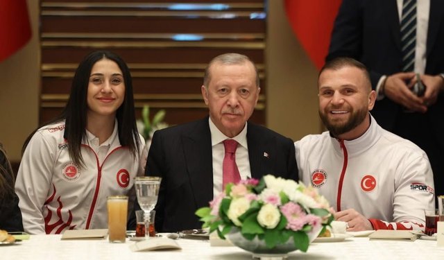 Asuman Cığlıoğlu iftarını Beştepe’de açtı