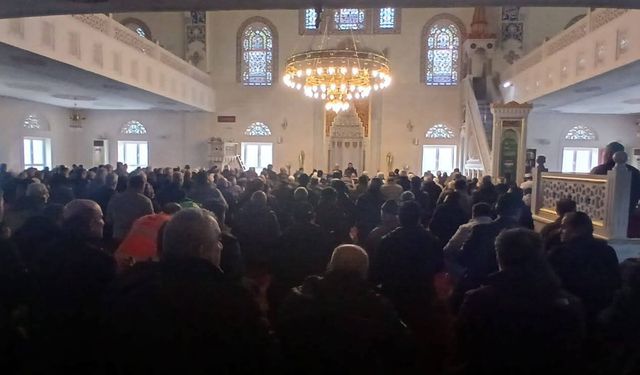 Cide’de depremzedeler için Kur’an-ı Kerim okundu