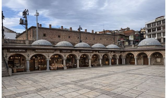 Nasrullah Meydanı için önerilen yeni tasarım beğeni topladı