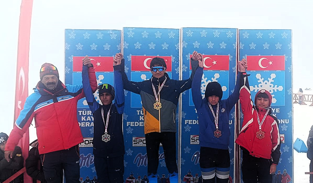 Kastamonulu genç sporcudan çifte derece