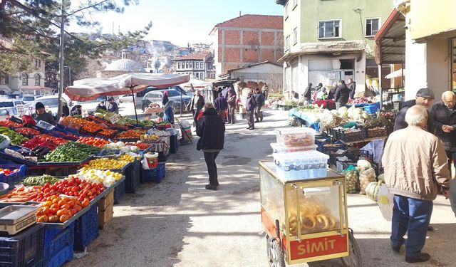 Kastamonu'da pazara güneş, bereketiyle geldi