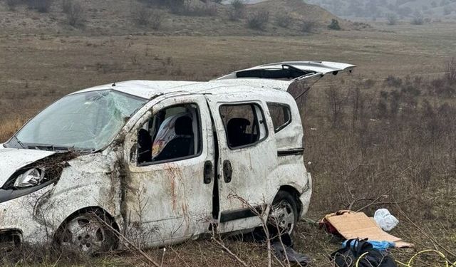 Tosya D-100’de savrulan otomobil takla attı: 1 yaralı