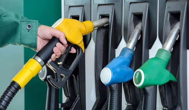 Tabela değişti: Benzine zam, otogaza indirim geldi