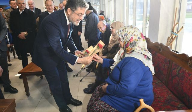 Bakan Yumaklı Kastamonu’da 8 Mart’ı kutladı