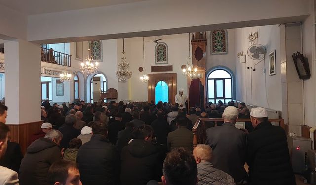 Kastamonu’da bayram sabahı camiler doldu taştı