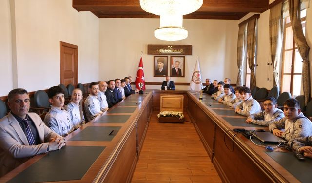 Şampiyonlar Kastamonu Valiliği'nde