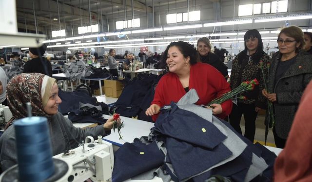 CHP Kastamonu Kadın Kolları çalışan kadınlarla bir araya geldi