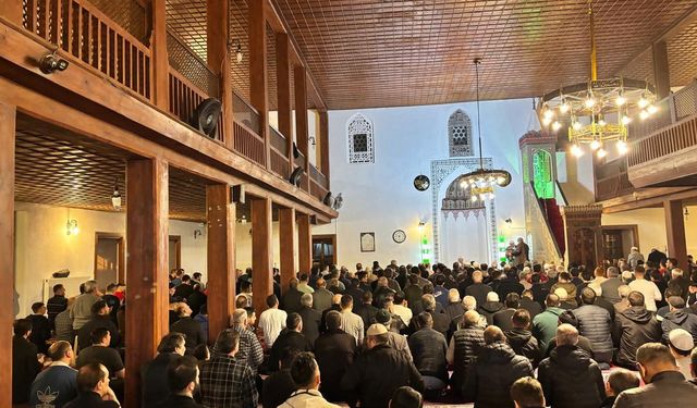 Kadir Gecesi’nde Kastamonu'da camiler dolup taştı...