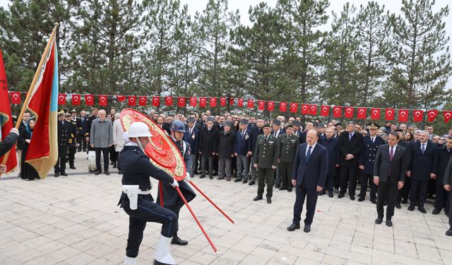 Kastamonu’da 18 Mart programı çelenk sunumuyla başladı