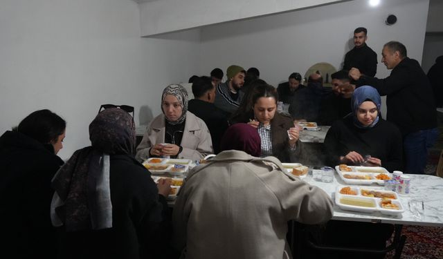 Öğrenciler oruçlarını Çavuşlu köyünde açtılar