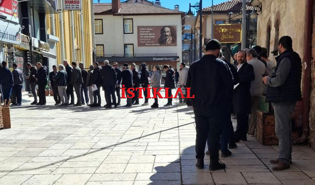 Plaka kuyruğu Kastamonu’da sokağa taştı