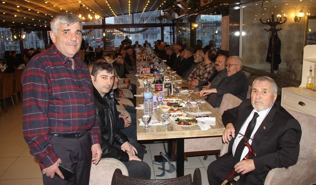 Sabri Bayındırlı Hoca’nın geleneksel aile iftarına yoğun katılım