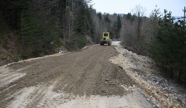 Valla Kanyonu ve Ilıca Şelalesi yolu bayram öncesi yenilendi
