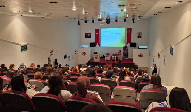 Kastamonu Üniversitesi'nde kanser farkındalığı eğitimi